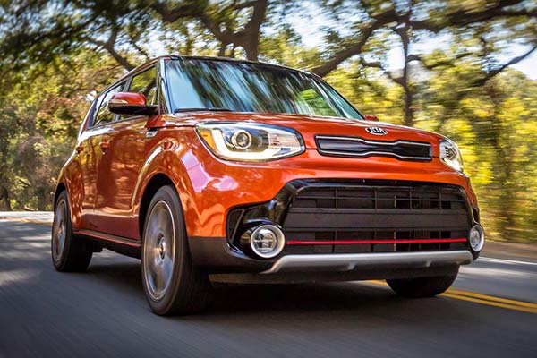 2019 Kia Soul_red_on_road