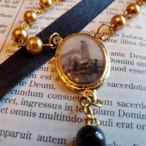 Our Lady of Fatima Gold and Black Rosary 3