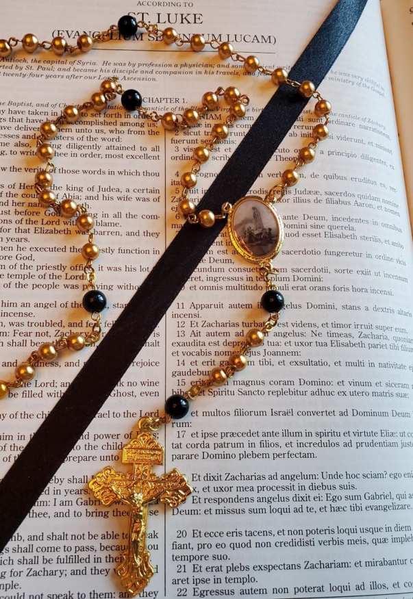 Our Lady of Fatima Gold and Black Rosary