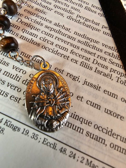 7 Sorrows Wooden Chaplet-1