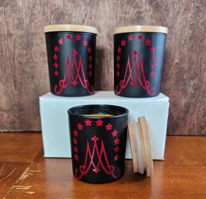 Black Beeswax Candle w/ Bamboo Lid